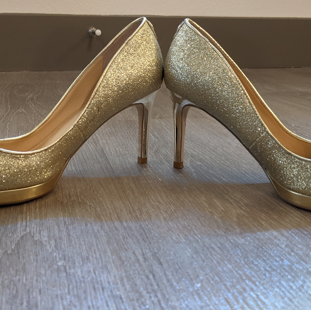 Ivanka Trump gold glitter heels -used size 6